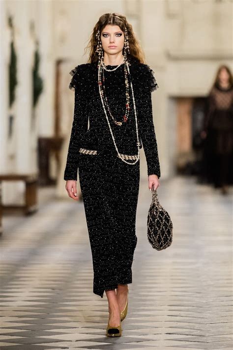 chanel black eye runway|Chanel pre fall 2021.